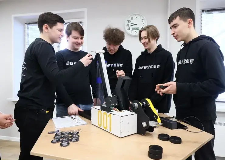 ТУСУР будет платить стипендию студентам — победителям национального чемпионата по робототехнике