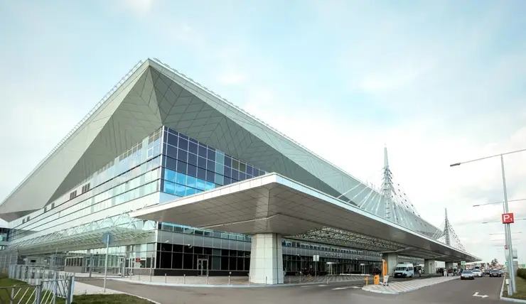Взлетно-посадочную полосу аэропорта Красноярск реконструируют за 185 млн