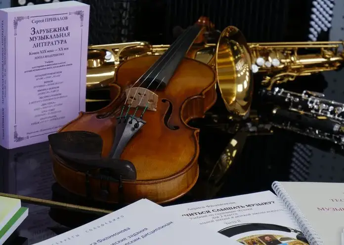 В красноярскую детскую музыкальную школу № 12  поступили новые музыкальные инструменты