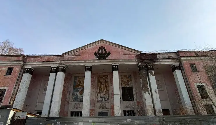 В Красноярске нашли подрядчика для обследования здания бывшего ДК «КрасТЭЦ»