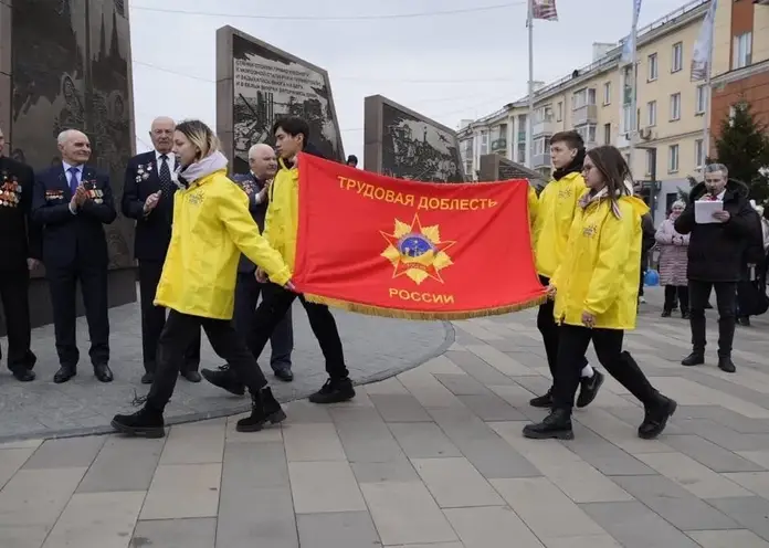 Предприятиям Красноярска вручают переходящее знамя «Трудовая доблесть России»
