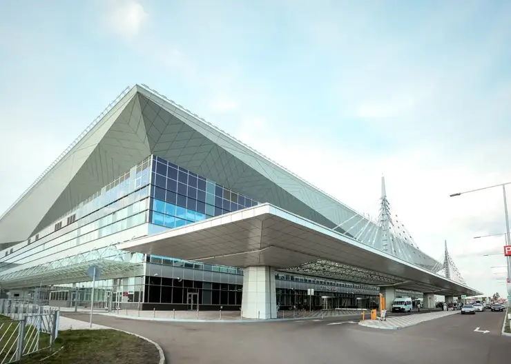 Взлетно-посадочную полосу аэропорта Красноярск реконструируют