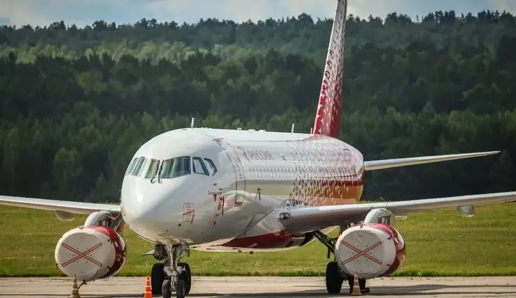 Летевший из Хабаровска в Красноярск самолет сел в Братске из-за плохого самочувствия пассажира