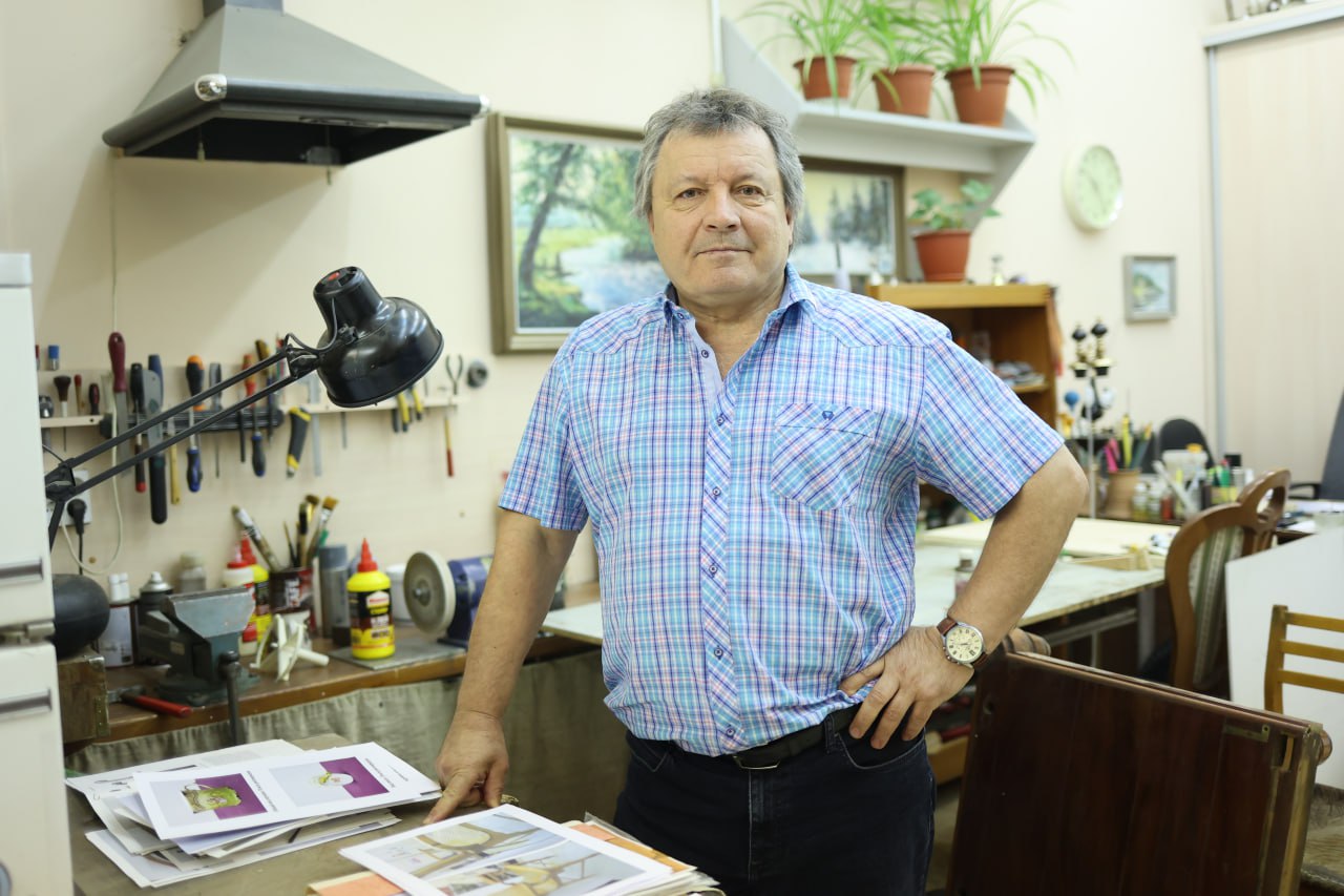 Восстановлением экспонатов Виктор Нециевский занимается уже тридцать пять лет. 