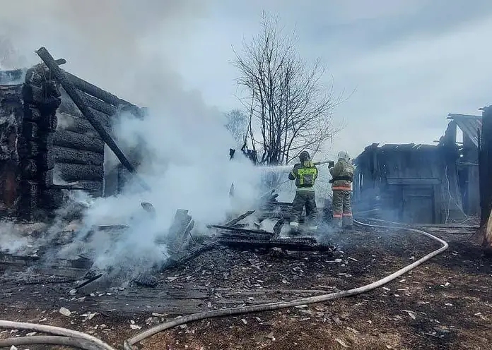 В селе Красноярского края во время пожара погибли три человека