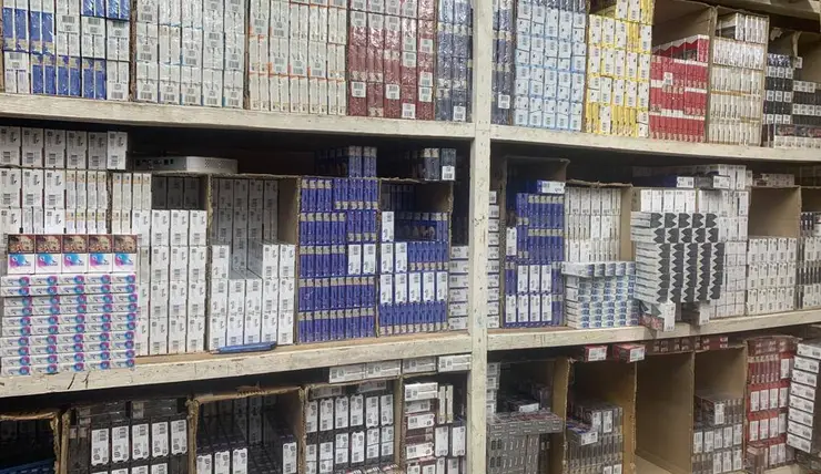 Из красноярского магазина изъяли 98 пачек контрафактных сигарет