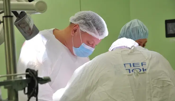В Красноярске врачи удалили пациентке четыре образования на единственной почке
