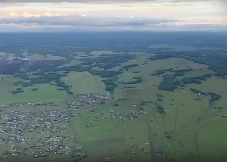 Пилоты показали красивое видео посадки самолета в Красноярске