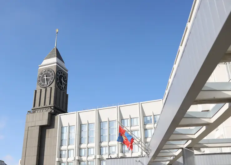 Главные городские часы Красноярска сменили мелодию ко Дню Победы