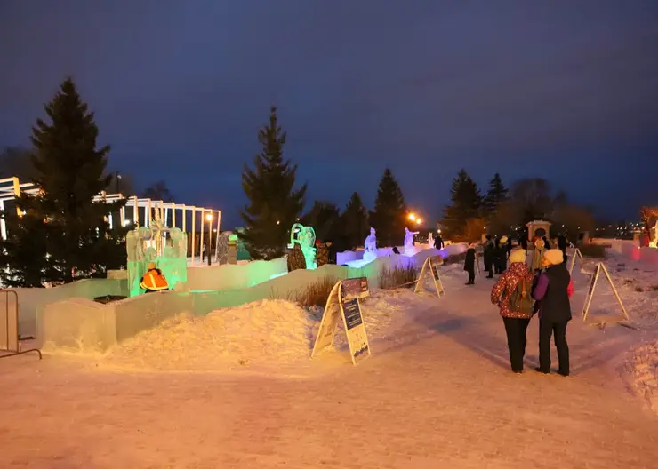 В Красноярске идет голосование за лучшую ледовую скульптуру