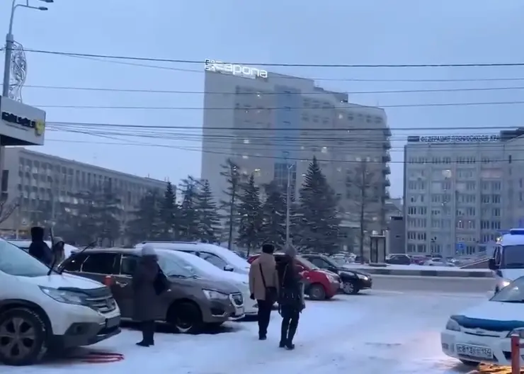 В Красноярске эвакуировали торговые центры после сообщений о минировании