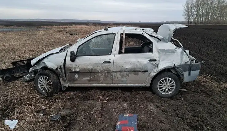 В Красноярском крае в аварии с несовершеннолетним водителем три пассажира вылетели из окон