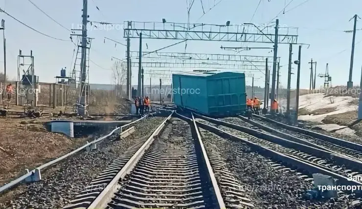 Поезда задерживаются на 4 часа из-за аварии на участке Красноярской железной дороги
