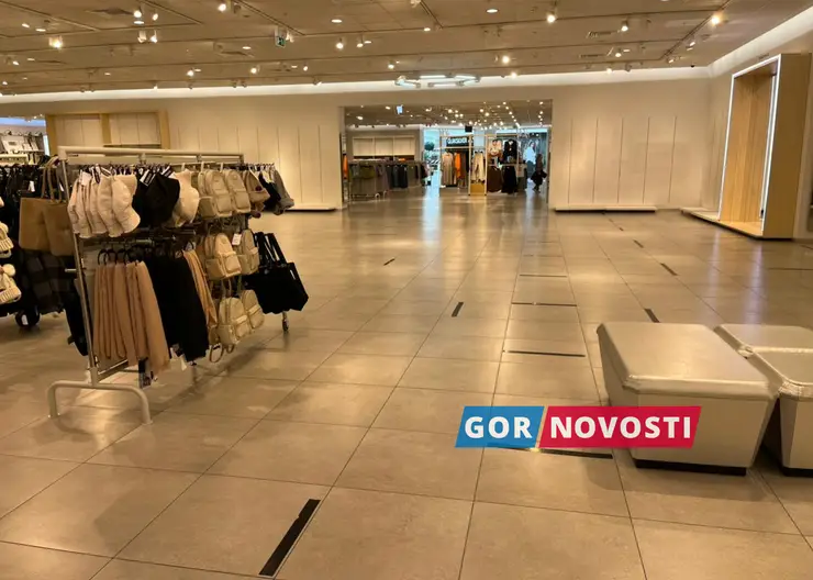 Красноярцы продолжают опустошать полки магазина H&M