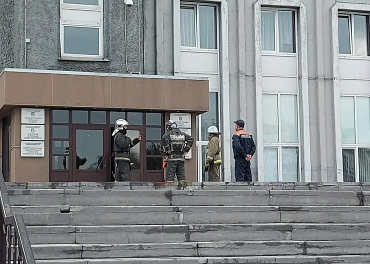 Мэрию Ачинска Красноярского края эвакуировали во время отбора кандидатов на пост мэра