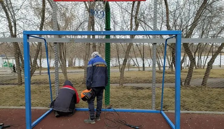 В Красноярске к летнему сезону готовят спортивные дворовые площадки