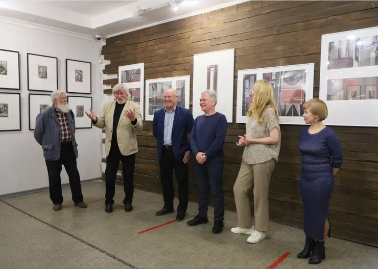 В музее Ряузова открылась выставка дипломных работ выпускников СГИИ имени Дмитрия Хворостовского