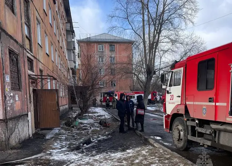 Красноярец погиб в горящей квартире на улице Кутузова