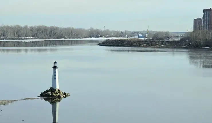 В Красноярске уровень воды в Енисее вырос на 14 см за сутки