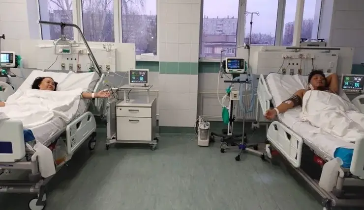 Красноярские хирурги пересадили 25-летнему жителю Тувы почку его матери