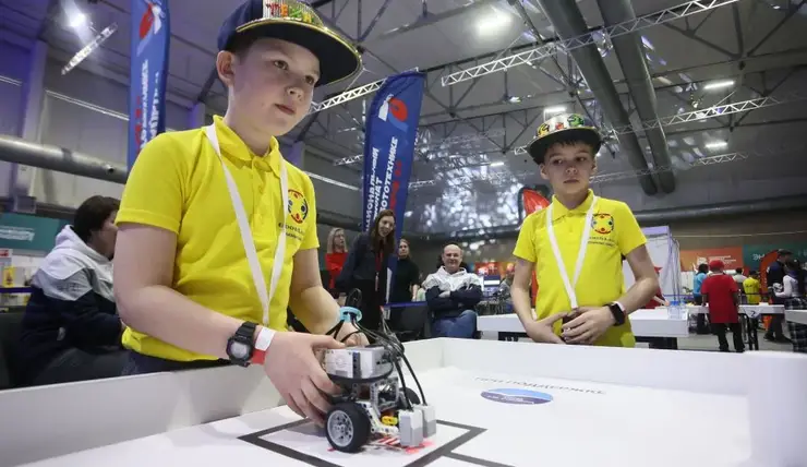 В Красноярске завершился юбилейный национальный чемпионат по робототехнике