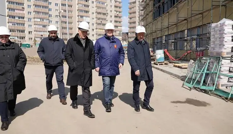 Мэр Красноярска Владислав Логинов проверил строительство школ в Советском районе