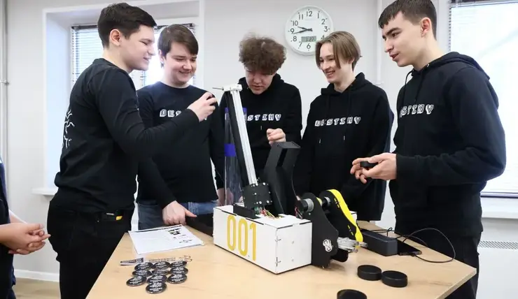 ТУСУР будет платить стипендию студентам-победителям национального чемпионата по робототехнике