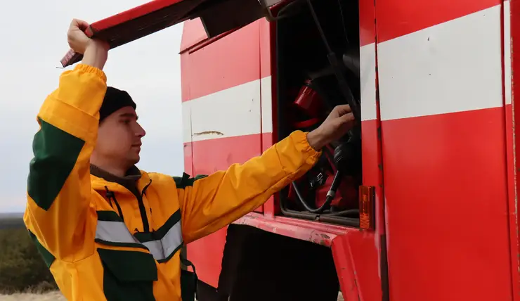 Лесопожарный центр перебрасывает силы и средства на юг Красноярского края