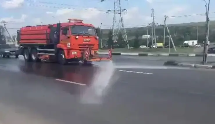 В Красноярске подрядчику не оплатят уборку дороги из-за сильной пыли