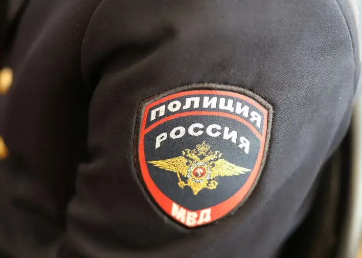 Жительницу Красноярского края осудят за прописку в квартире 42 человек