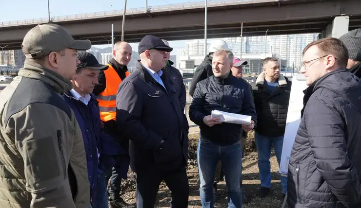 Мэр Красноярска Владислав Логинов проверил ход строительства дороги в Тихих Зорях