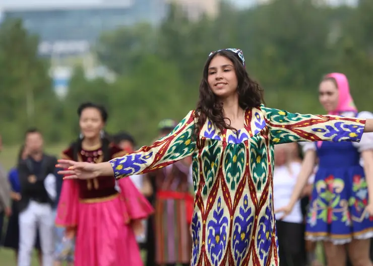 18 июня в Красноярске отметят таджикский праздник Сайри лола