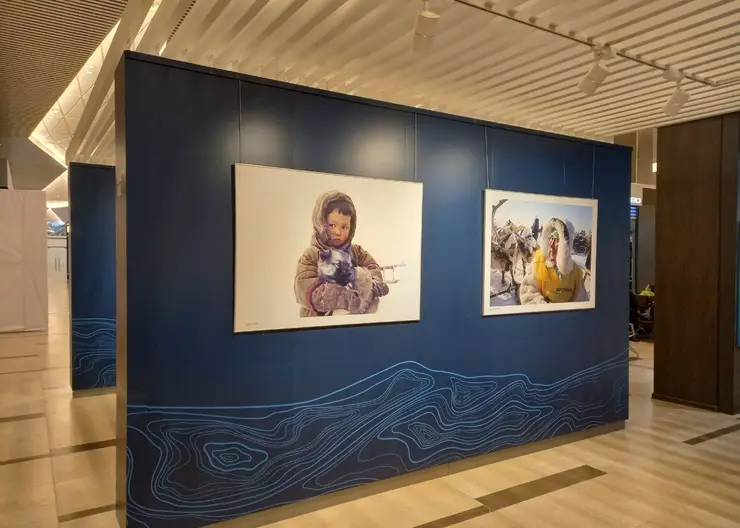 В аэропорту Красноярска можно посмотреть фотовыставку к 200-летию Енисейской губернии