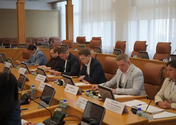 В красноярском Горсовете прошло первое заседание конкурсной комиссии по выбору мэра города