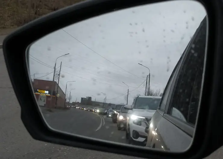 На улицах Красноярска наблюдаются 9-балльные пробки