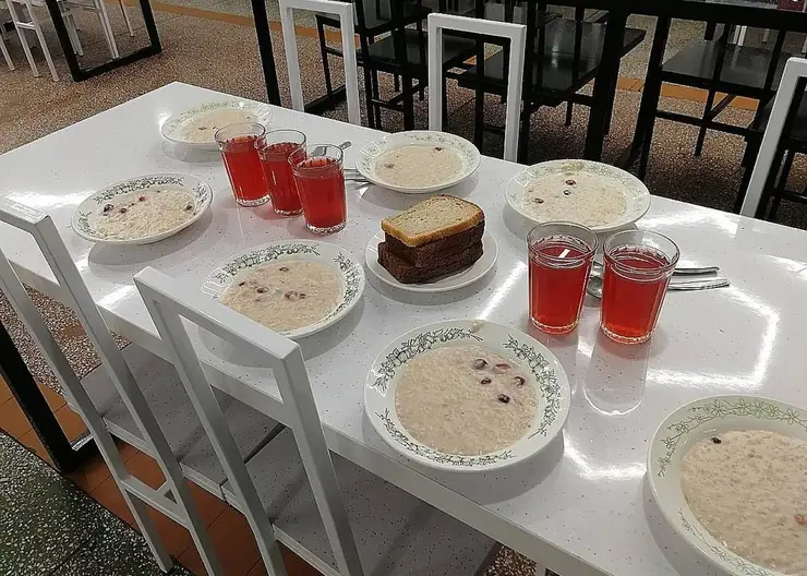 В Красноярске создана межведомственная группа по вопросам питания в школьных столовых