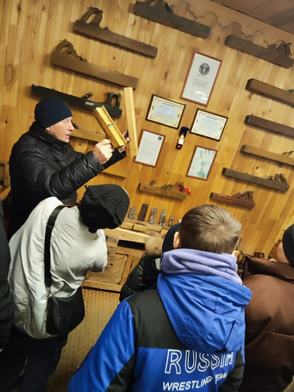 Экскурсия в Музей рубанка. Фото: Агентство «Мана-тур»